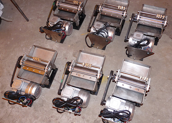 Automatic filling paper gluing machine (brush glue machine)